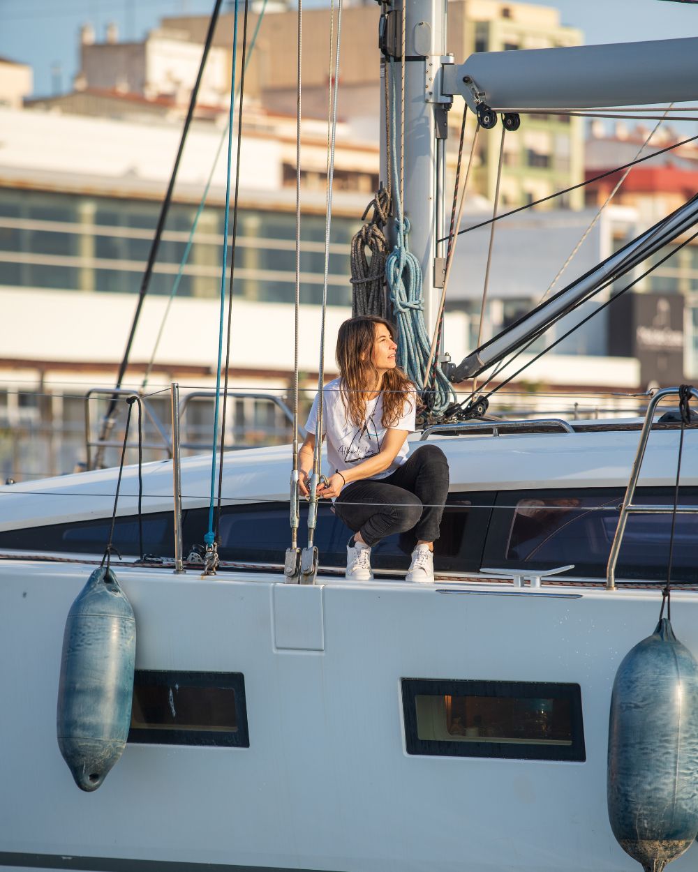 velero allende los mares puerto