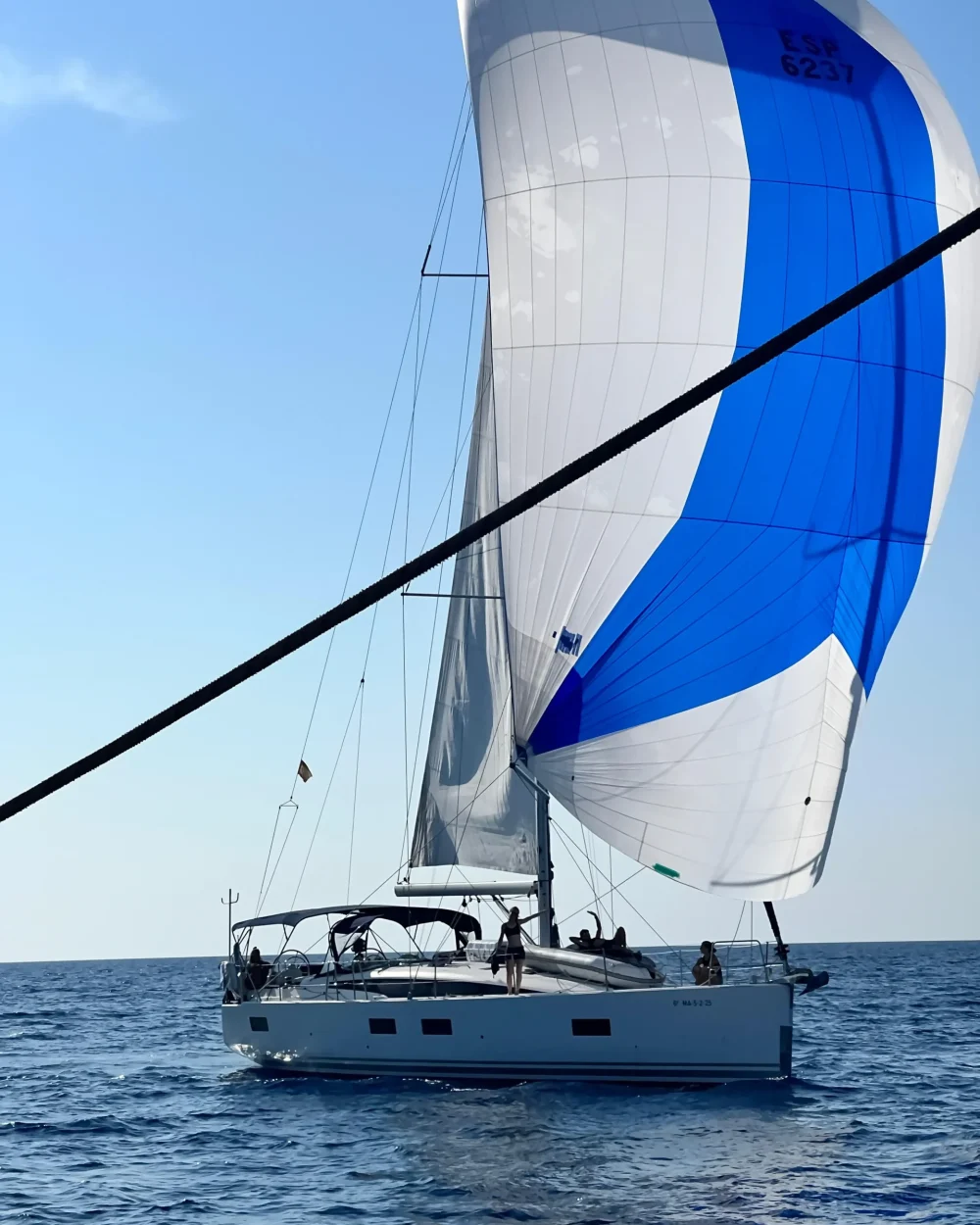 allende los mares velero 11